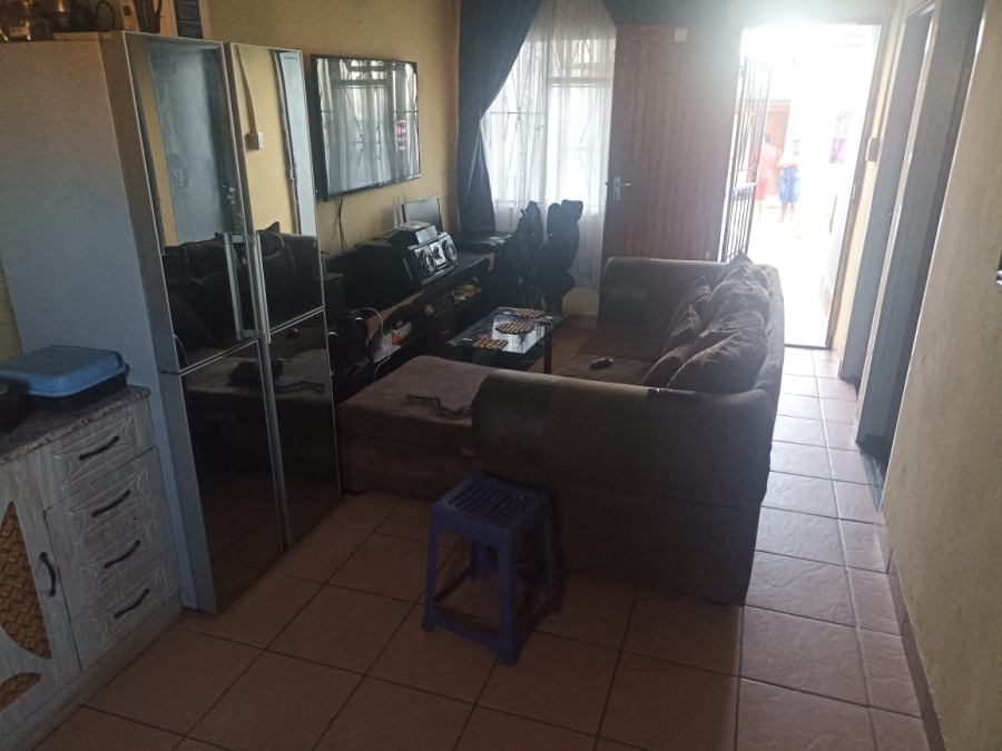 2 Bedroom Property for Sale in Kwanonqaba Western Cape